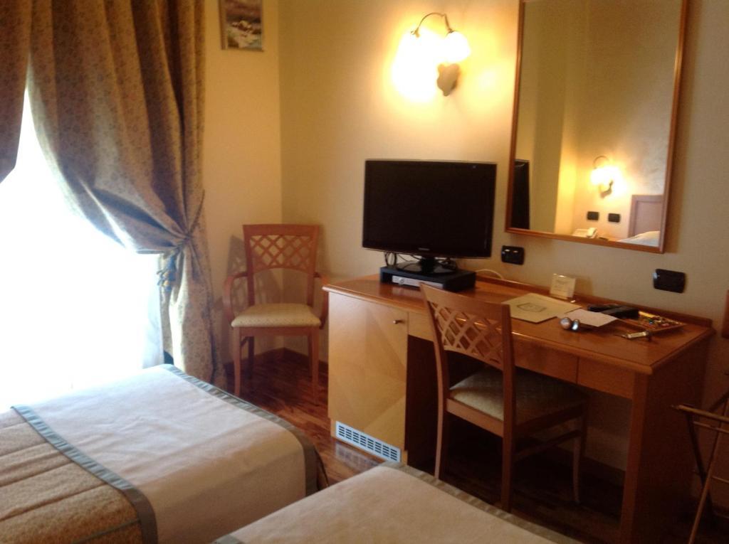 Hotel Camoretti Almenno San Bartolomeo Room photo